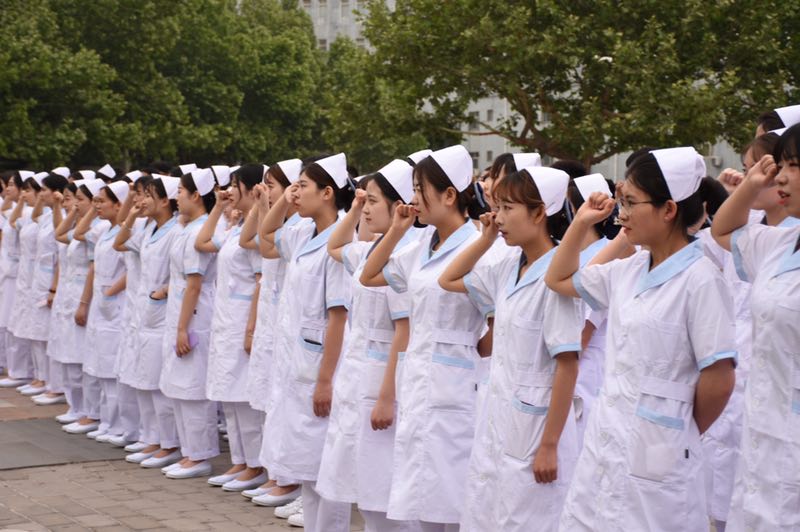 健康管理与公共卫生学院国际护士节授帽仪式